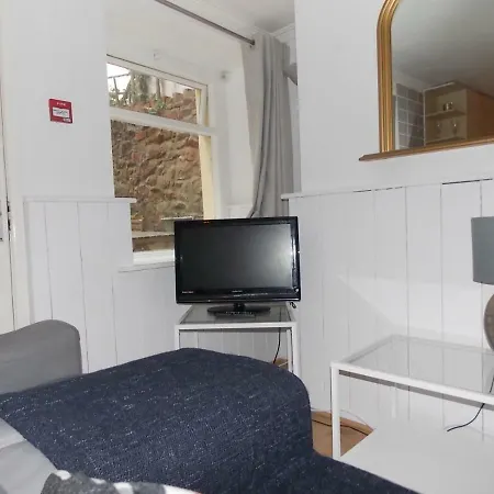 Alexandra Park Flat 1, *